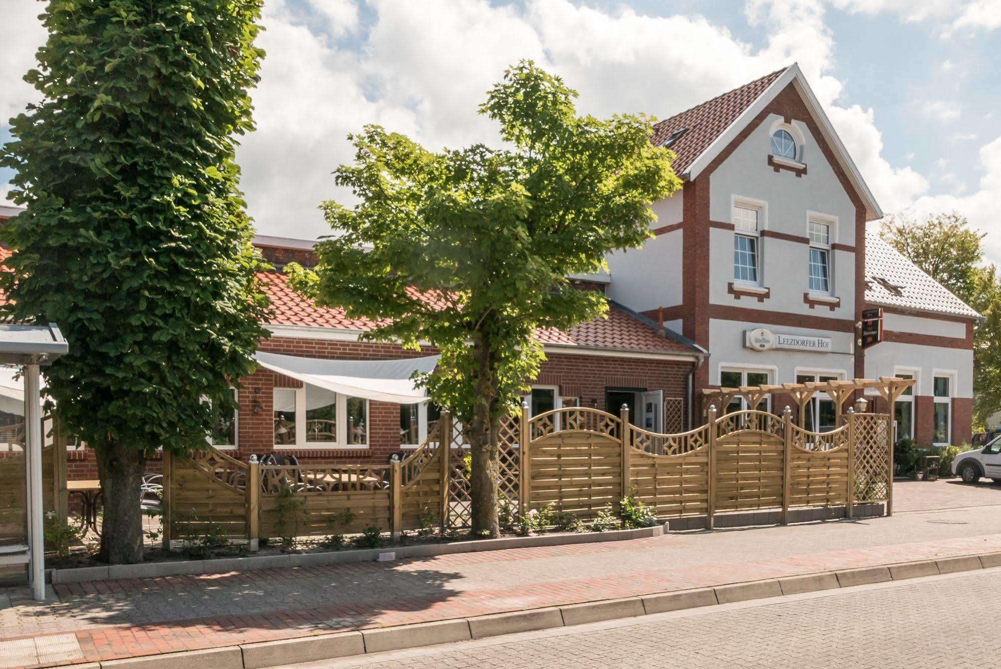 Leezdorfer Hof Hotel Exterior photo